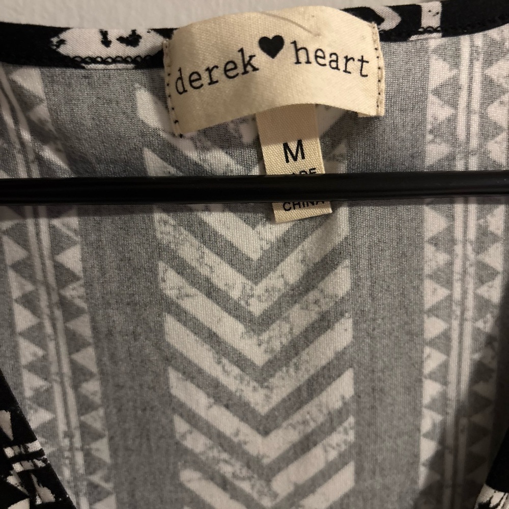 Derek Heart Black and White Midi Sundress with Flutter Sleeves - Picture 2 of 3